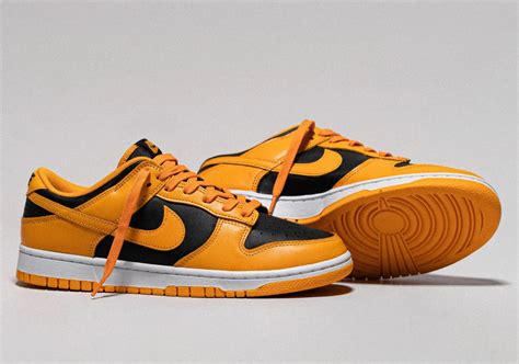 nike dunk goldenrod 2003|Size 11 .